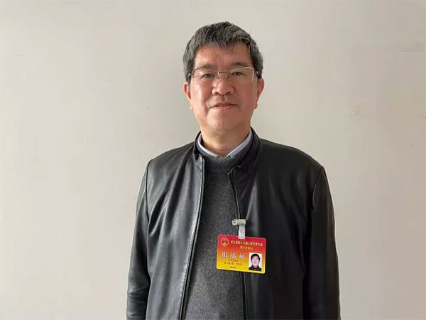 吳偉進代表:住宅外墻請專業(yè)機構(gòu)做定期維保 吳偉進代表:住宅外墻請專業(yè)機構(gòu)做定期維保