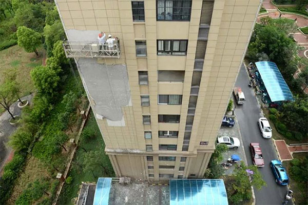 外墻真石漆附著力差導(dǎo)致脫落是哪里出了問題？