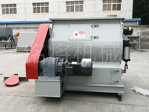 干粉砂漿生產(chǎn)線使用完清潔攪拌機(jī)的內(nèi)壁 干粉砂漿生產(chǎn)線使用完清潔攪拌機(jī)的內(nèi)壁